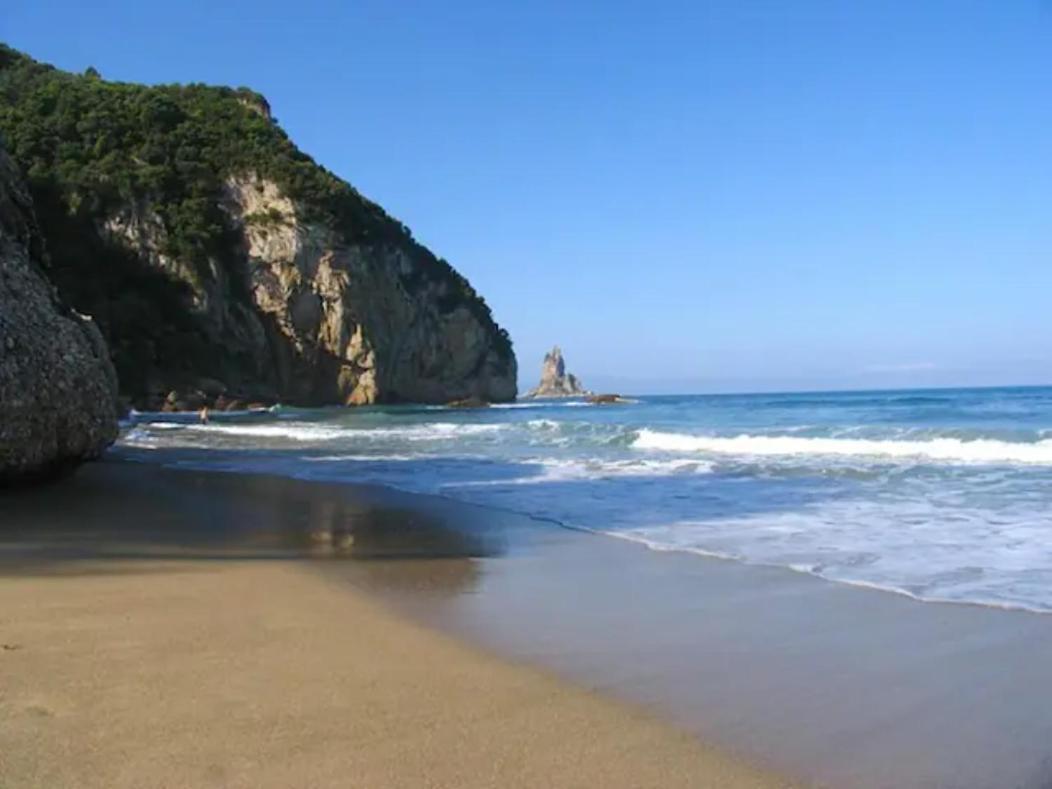 Tholeto Apartments Agios Gordios  Dış mekan fotoğraf