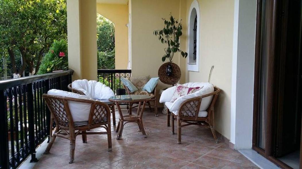 Tholeto Apartments Agios Gordios  Dış mekan fotoğraf