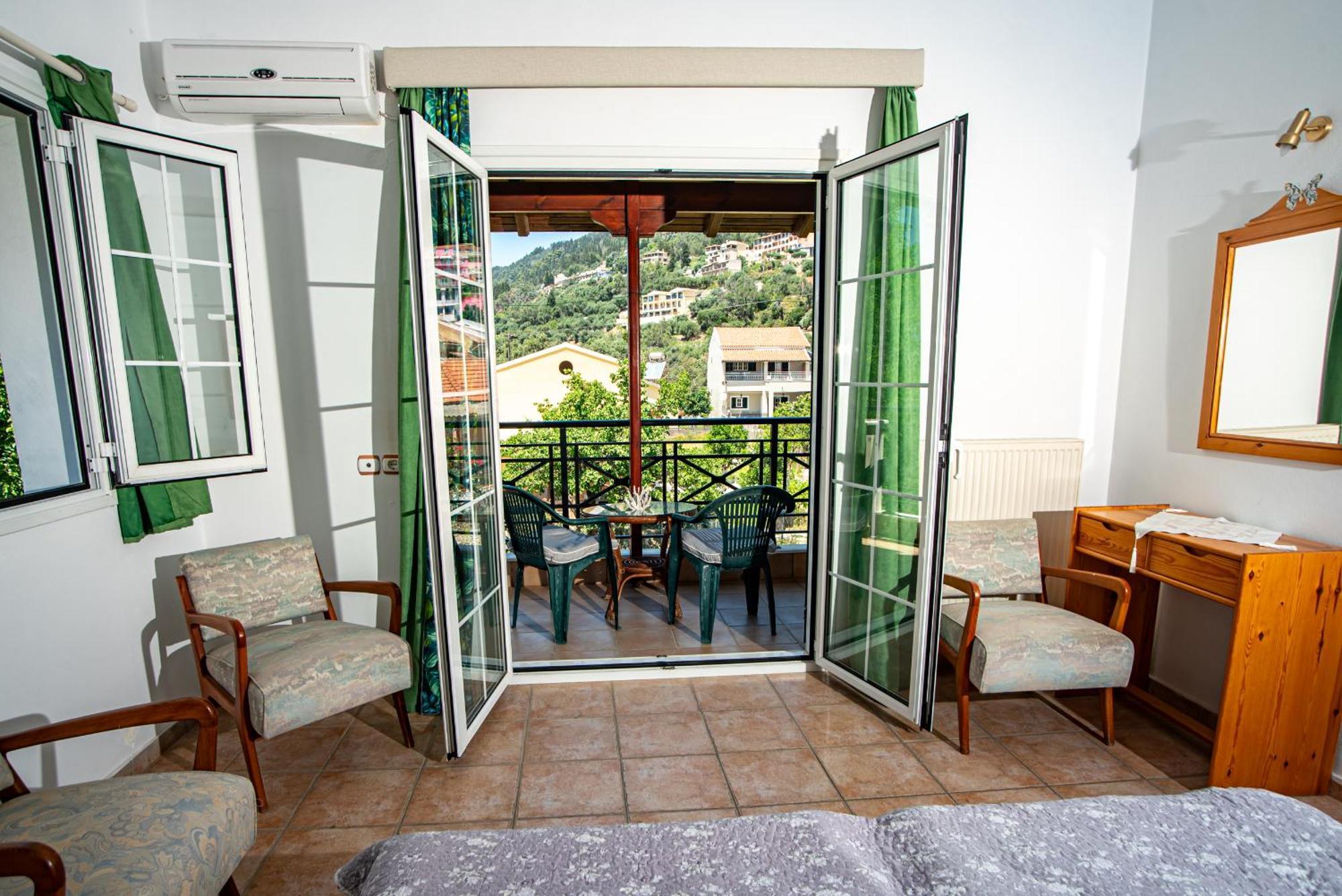 Tholeto Apartments Agios Gordios  Dış mekan fotoğraf