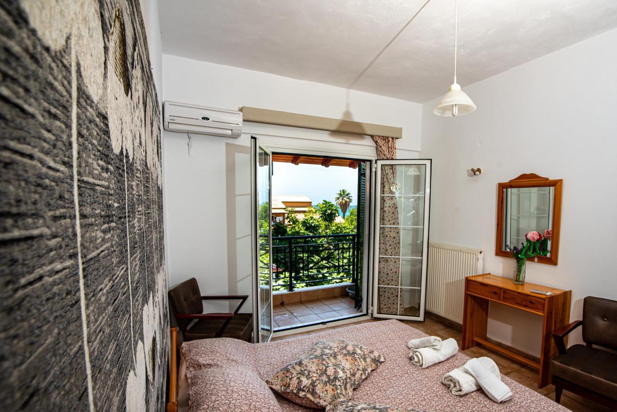 Tholeto Apartments Agios Gordios  Dış mekan fotoğraf