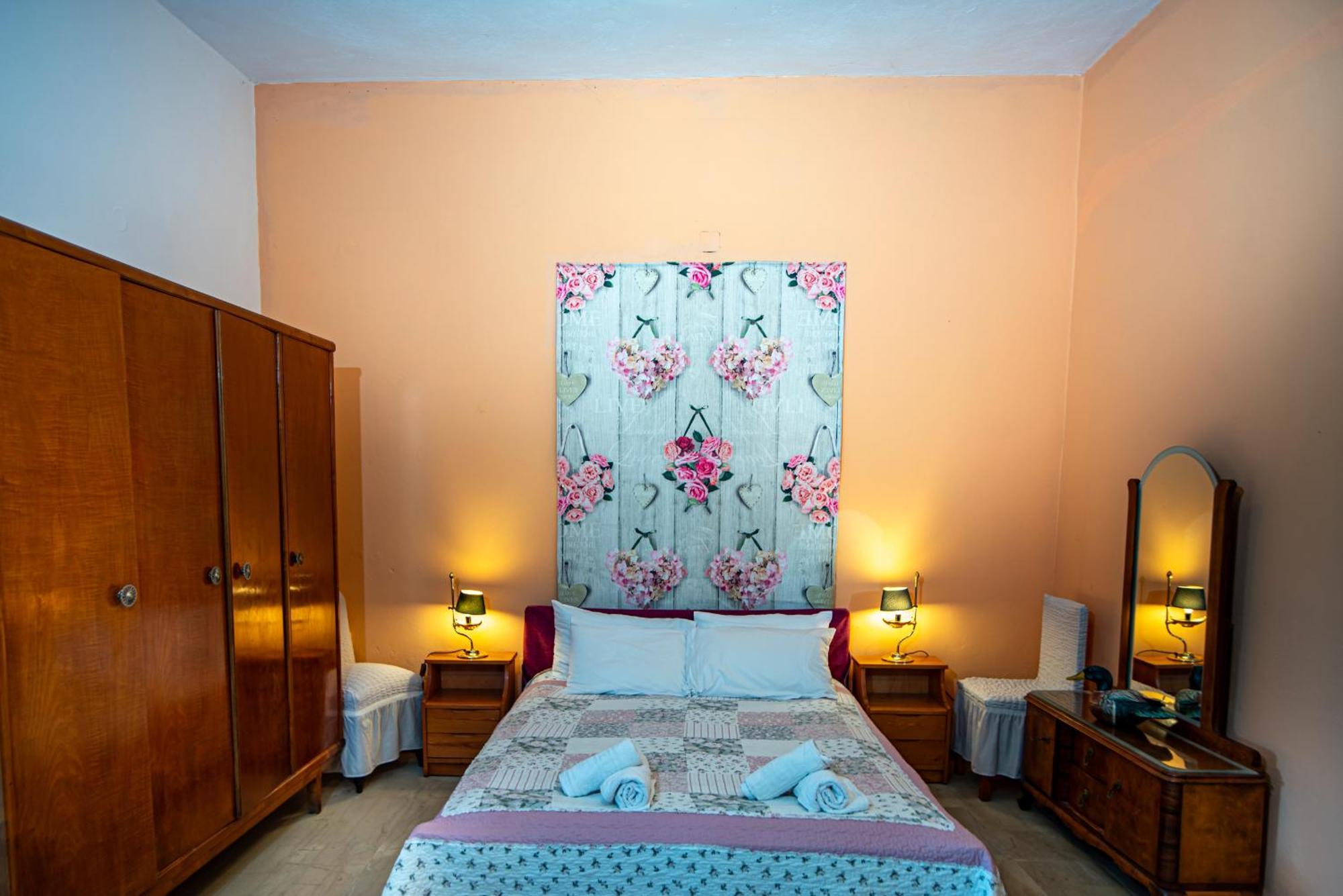 Tholeto Apartments Agios Gordios  Dış mekan fotoğraf